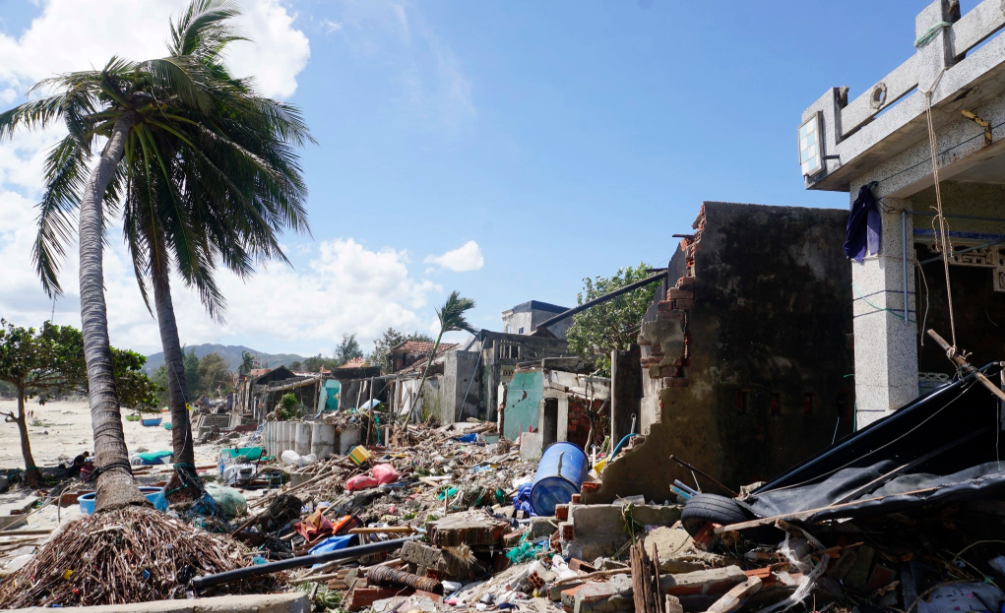 Hoa Kỳ công bố viện trợ khẩn cấp 500.000USD cho Việt Nam sau các cơn bão liên tiếp